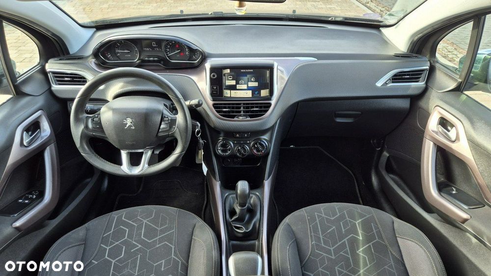 Peugeot 2008 1.2 Pure Tech Signature - 10