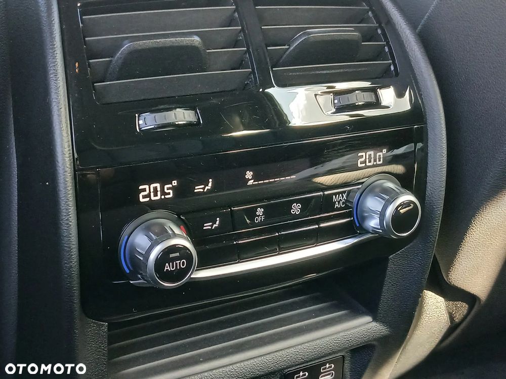 BMW Seria 5 520i M Sport sport - 28