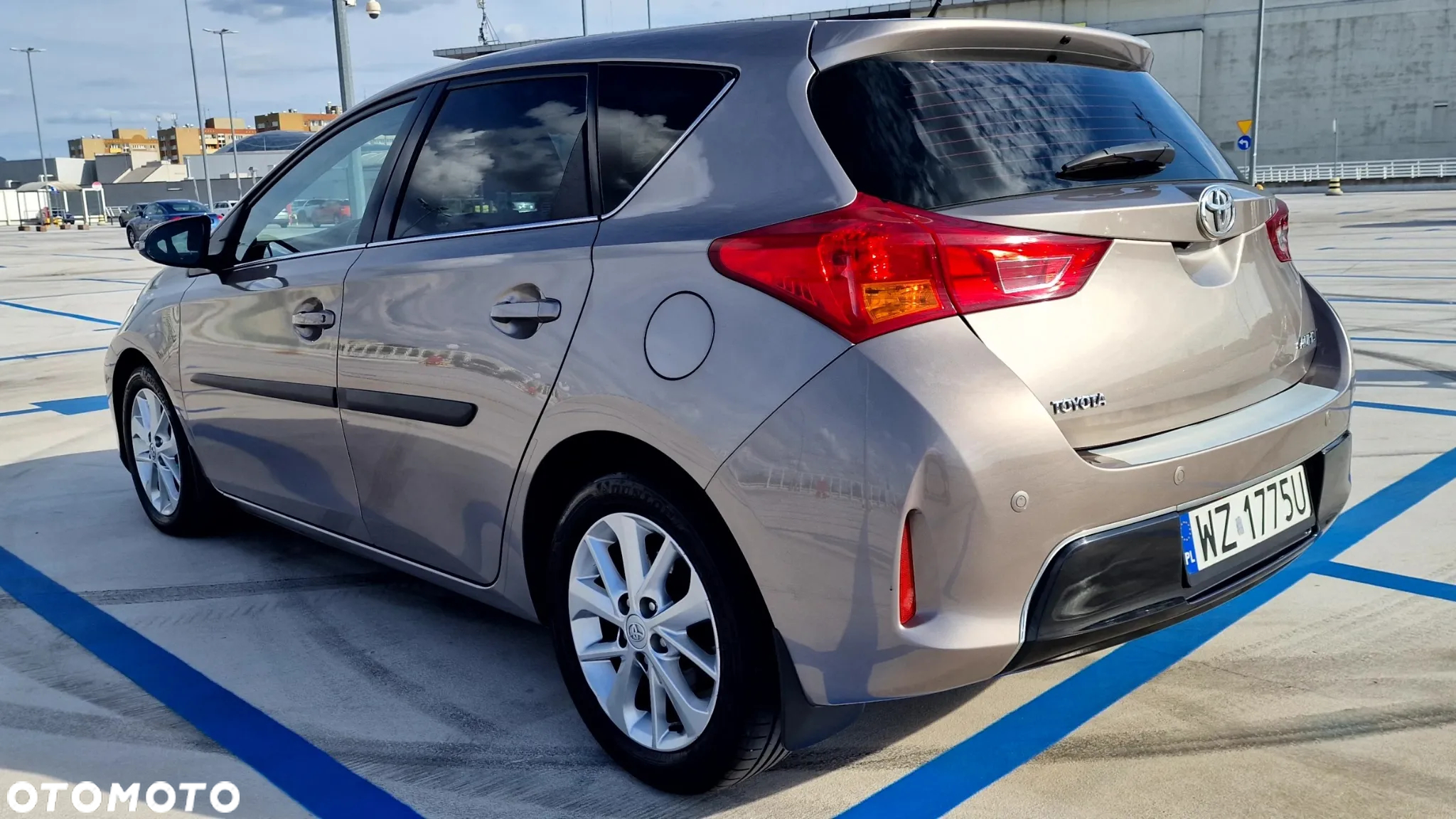 Toyota Auris 1.33 VVT-i Premium Comfort - 7