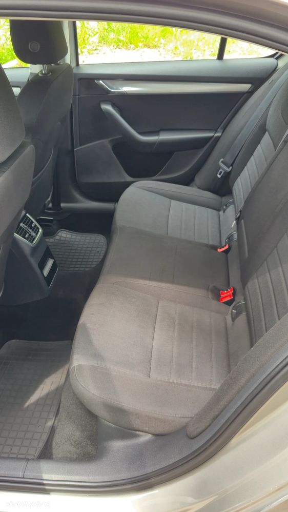Skoda Octavia 2.0 TDI Elegance - 29