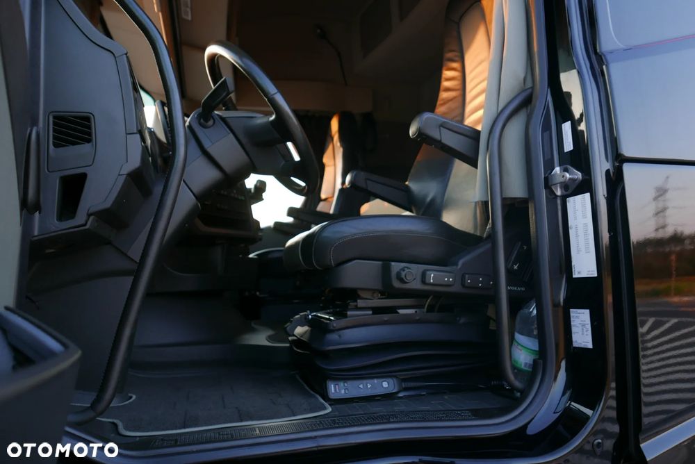Volvo FH 460 EURO6 FH4 FH5 FULL OPCJA 21R ALU TV PODWÓJNE SZYBY NAVI KAMERA SKÓRA ELEKTRYCZNY OBRACANY FOTEL - 22