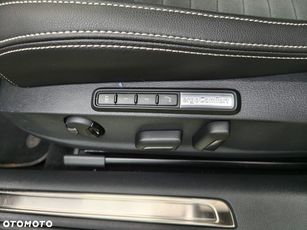 Volkswagen Passat 2.0 TSI Elegance DSG - 19