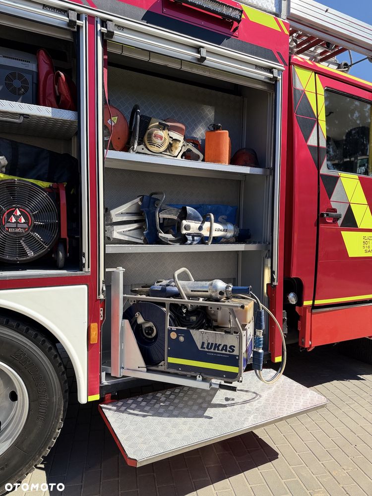 MAN Straż pożarna, Pojazd pożarniczy, Wóz strażacki MAN L80 GBA 3000l wody, reduktor, maszt oświetleniowy, wysokie kąty natarcia, wyciągarka, CNBOP - 10