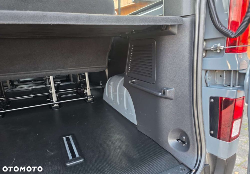 Renault Trafic - 32