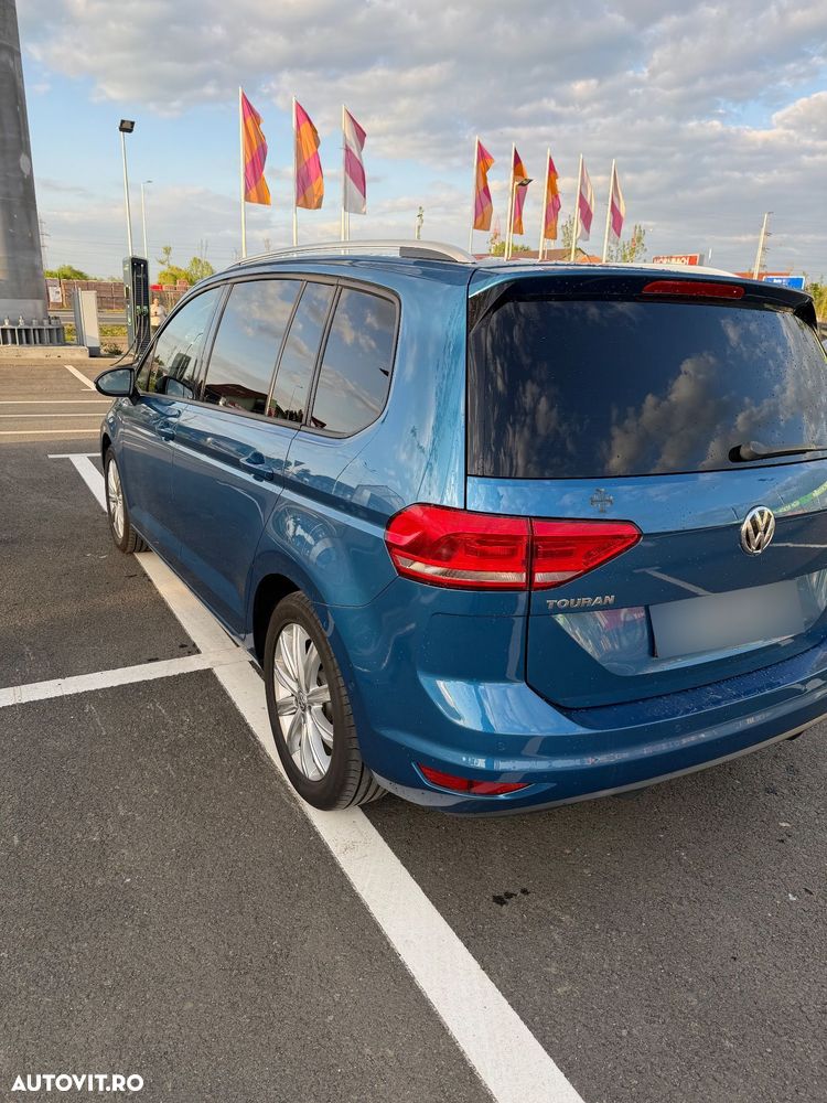 Volkswagen Touran - 1