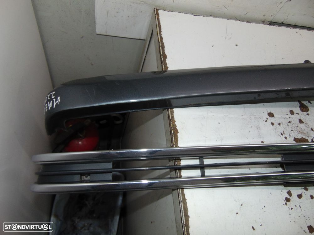 Mazda 2200 grelha/Frente de chapa - 5