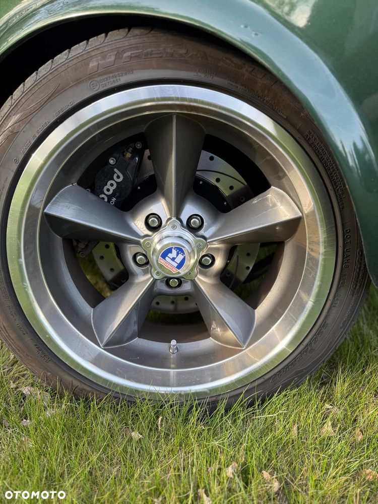 Ford Mustang - 24