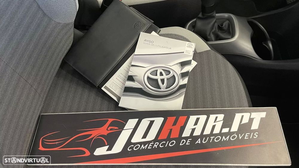 Toyota Aygo X Black&White - 35