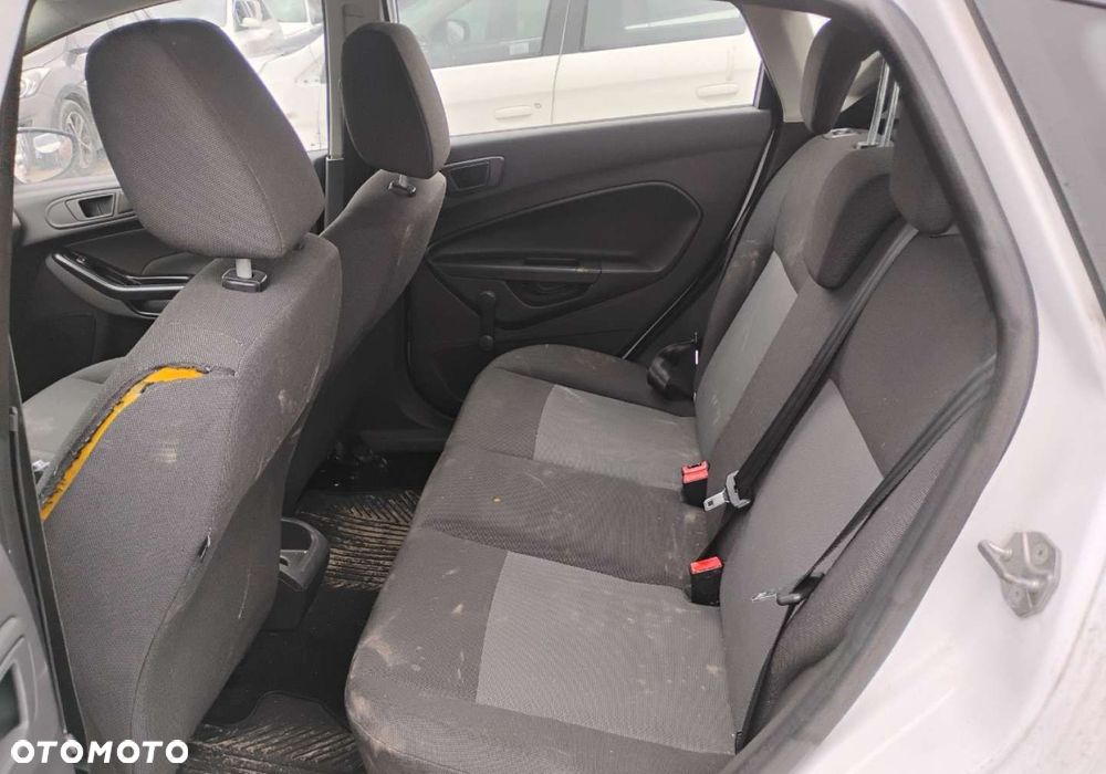 Ford Fiesta - 10