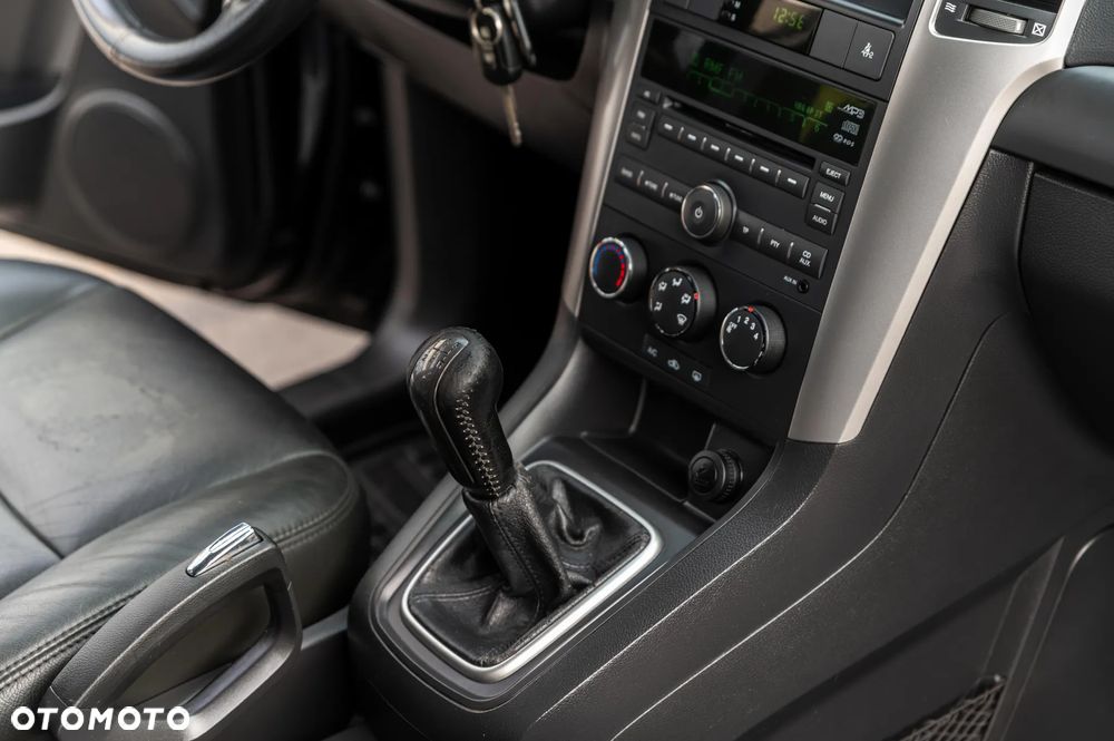 Chevrolet Captiva 2.0 d LS 5os - 27