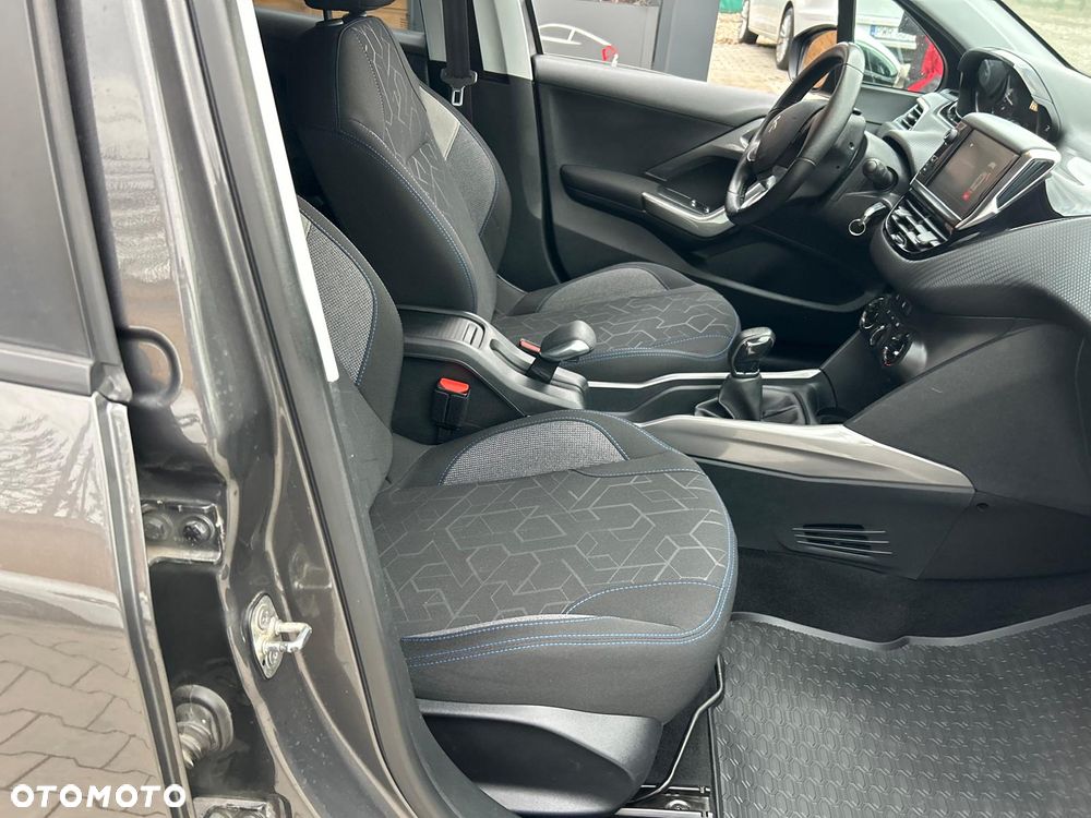 Peugeot 2008 1.6 BlueHDi Style - 23