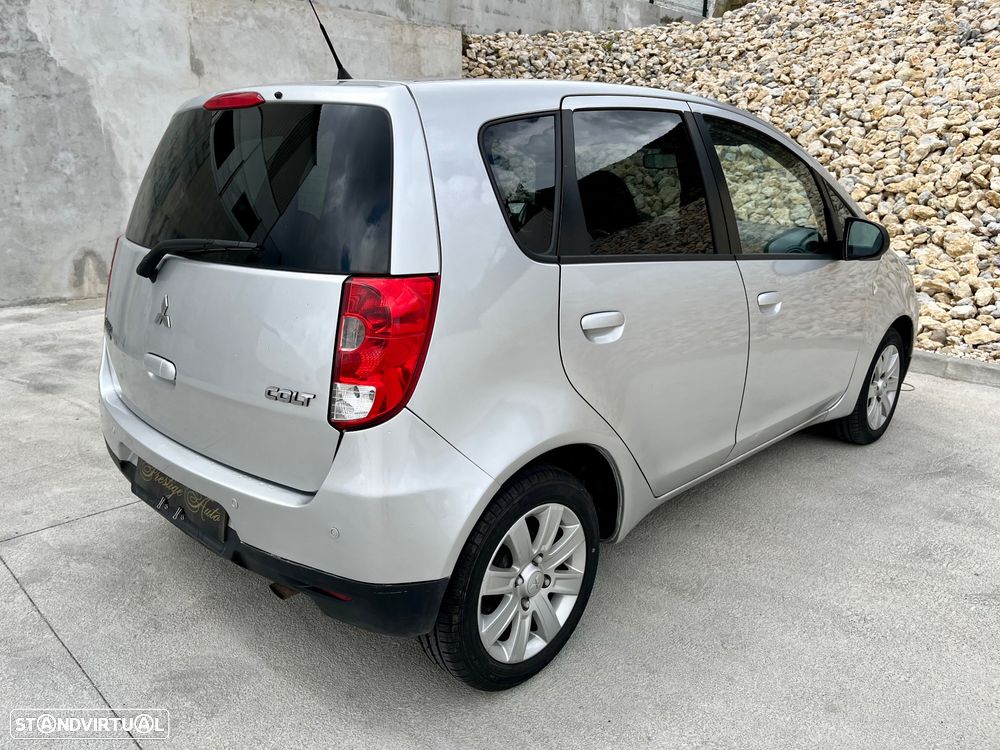 Mitsubishi Colt - 15