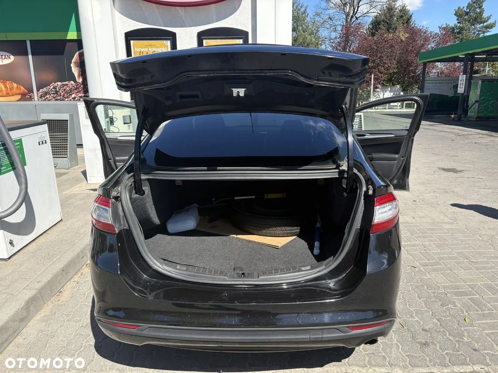 Ford Fusion - 12