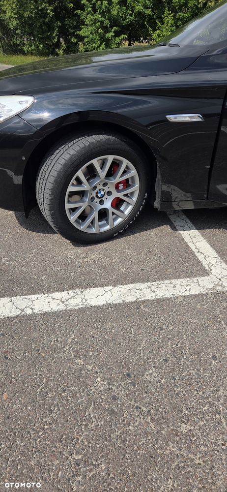 BMW Seria 5 550i - 9