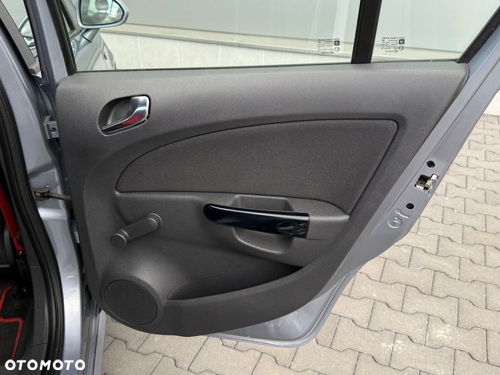 Opel Corsa 1.6 Turbo GSi - 27