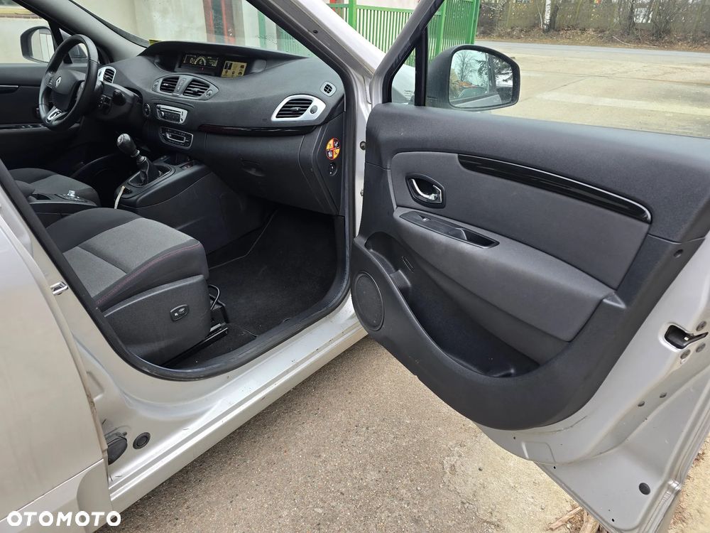 Renault Grand Scenic - 12