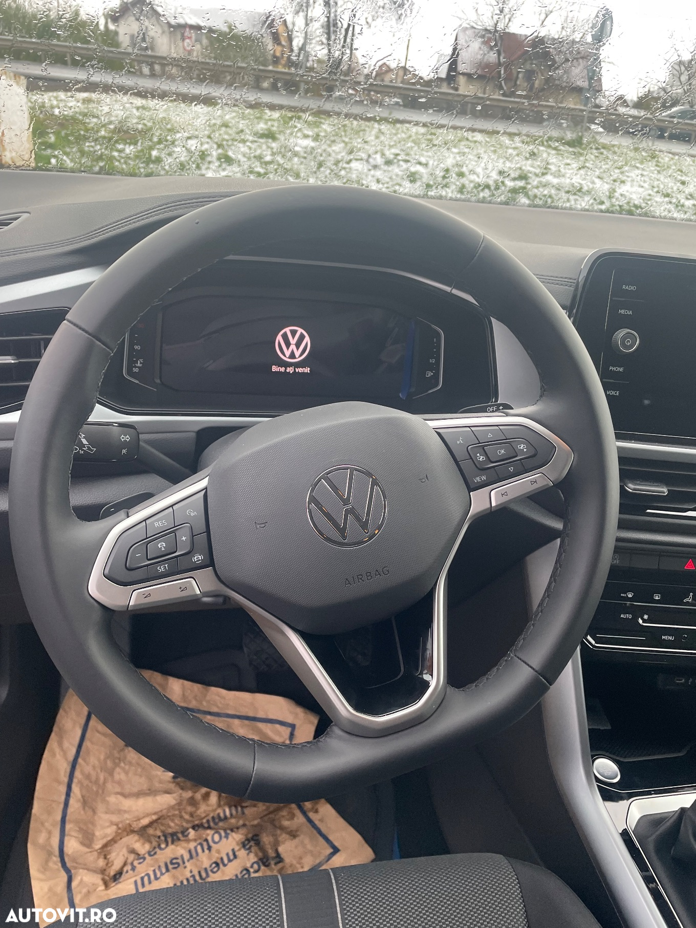 Volkswagen T-ROC - 14