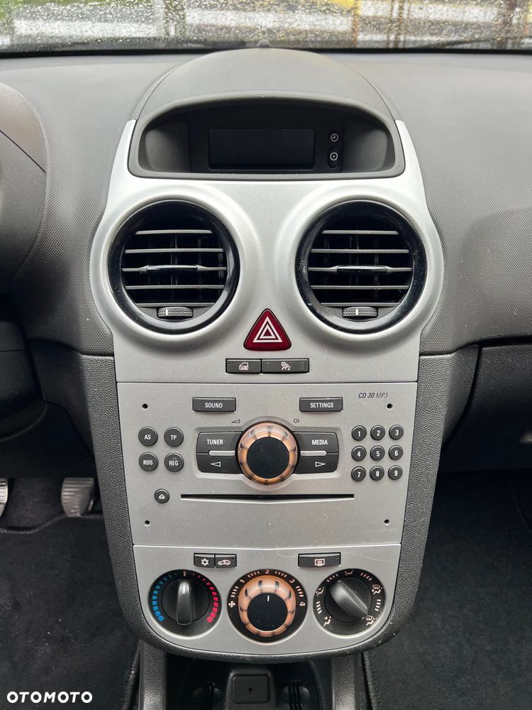 Opel Corsa 1.2 16V Essentia - 10