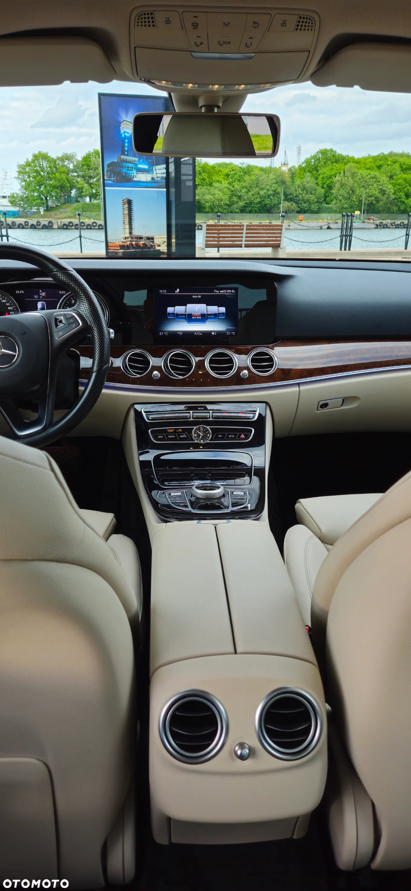 Mercedes-Benz Klasa E 200 9G-TRONIC - 23