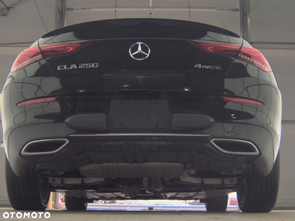 Mercedes-Benz CLA 250 4Matic 7G-DCT Peak Edition - 9