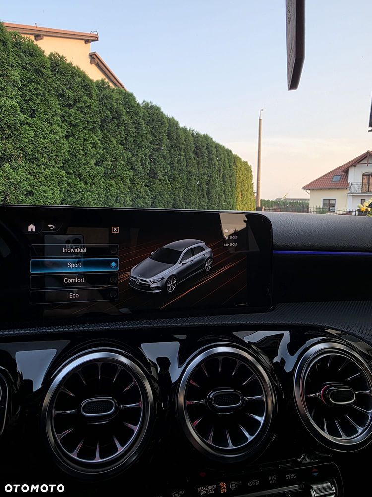 Mercedes-Benz Klasa A 200 d 4-Matic AMG Line 8G-DCT - 35