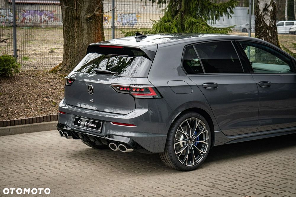 Volkswagen Golf - 16
