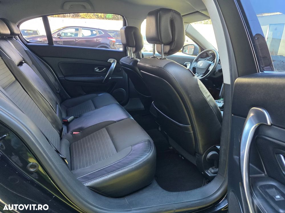 Renault Latitude 2.0 dCi Luxury CVA - 11