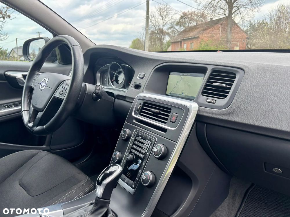 Volvo V60 D2 Geartronic - 33