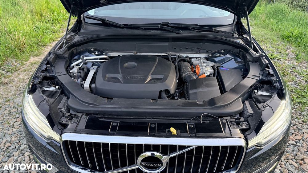 Volvo XC 60 T8 Twin Engine AWD Geartronic Momentum - 27