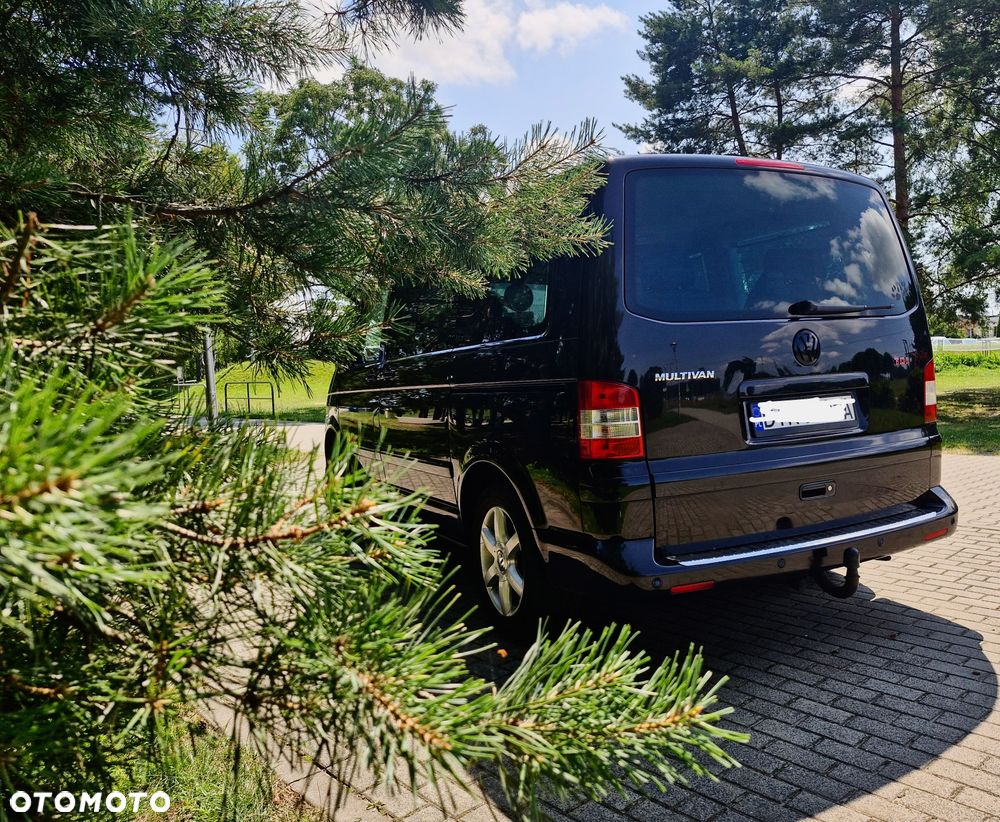 Volkswagen Multivan - 1