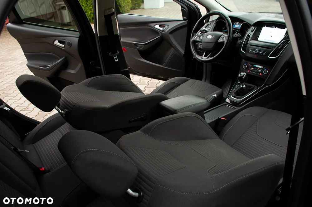 Ford Focus 1.5 EcoBoost Titanium ASS - 24