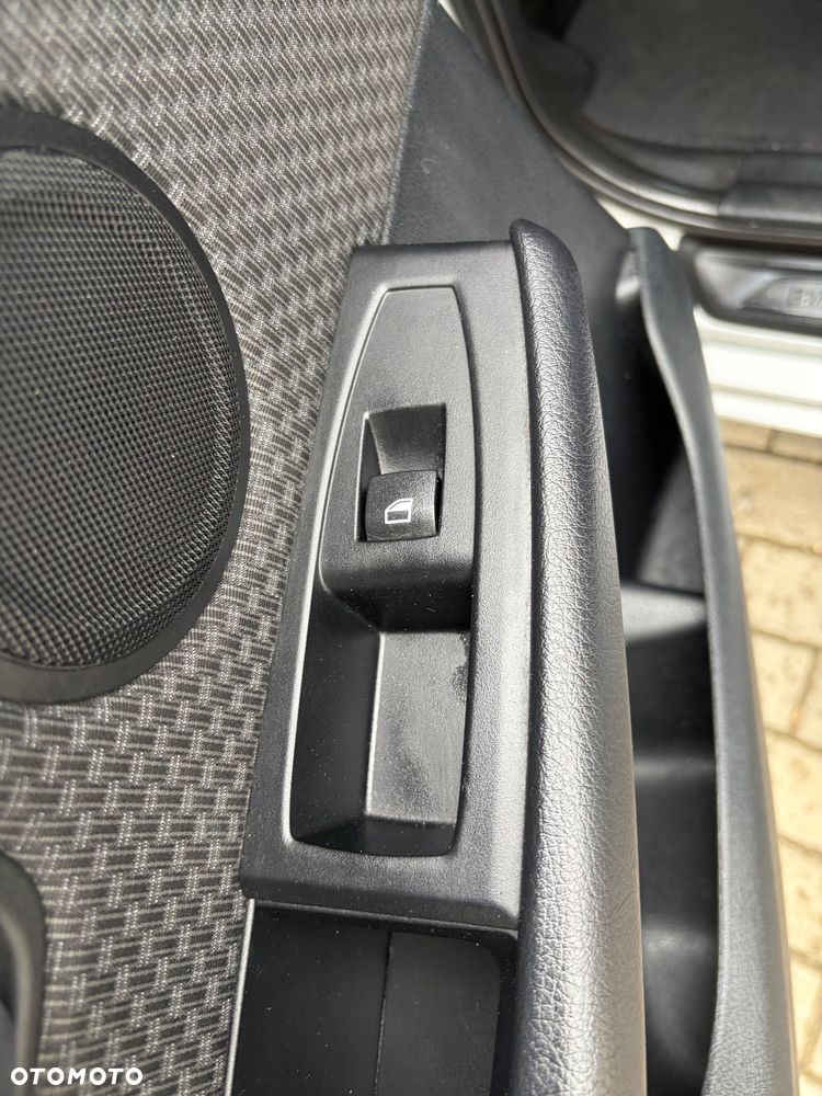 BMW Seria 2 218d - 19