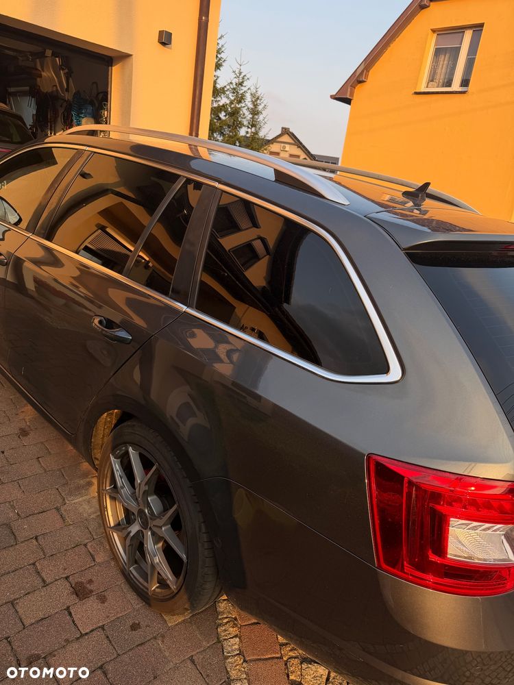 Skoda Octavia 2.0 TDI RS DSG - 4