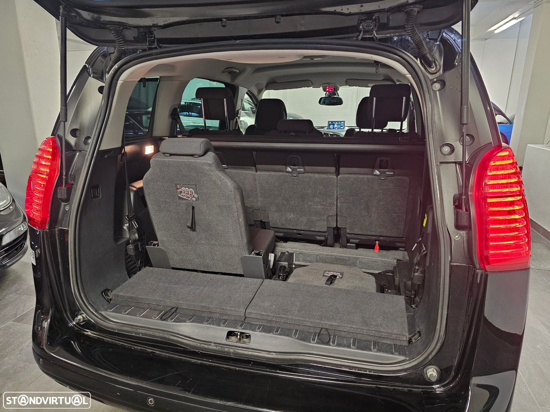 Peugeot 5008 1.6 BlueHDi Style EAT6 - 26