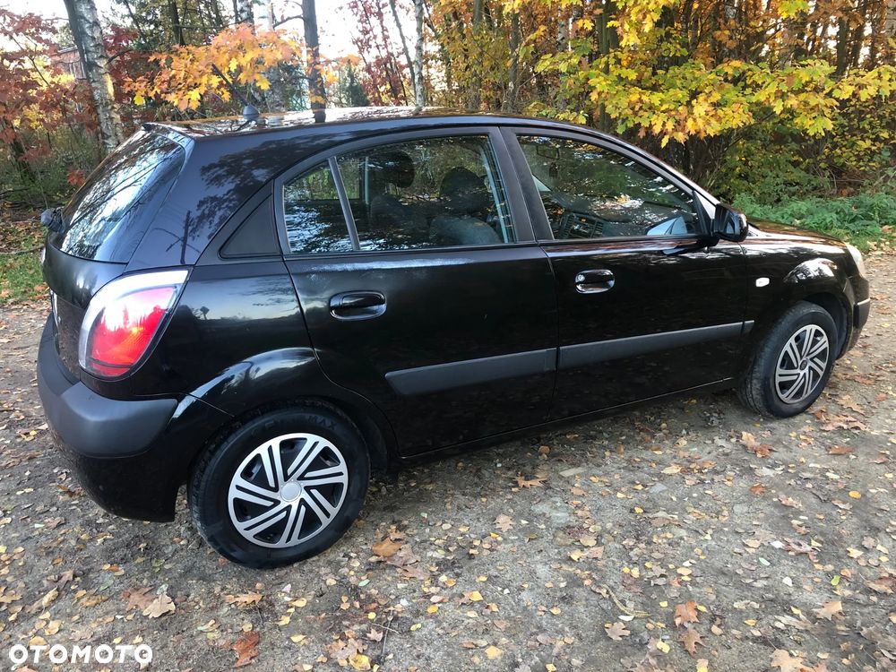 Kia Rio - 8