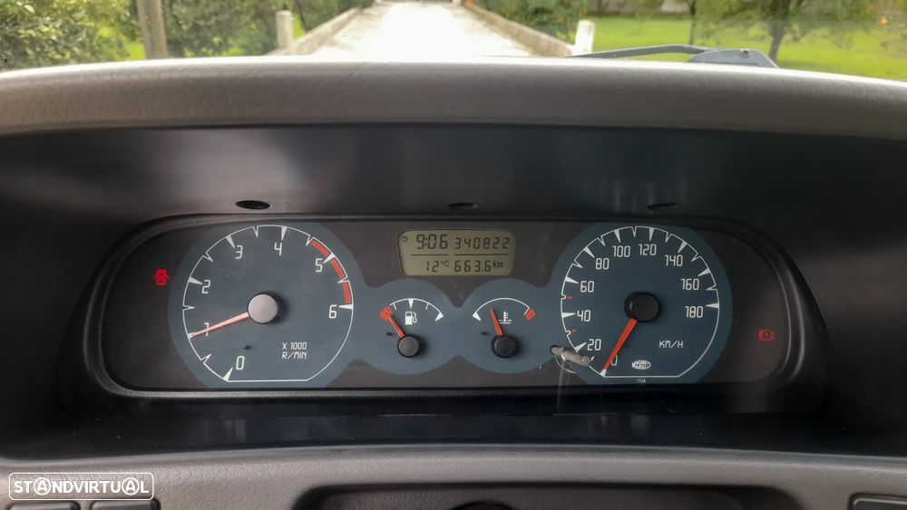 Nissan Terrano II 2.7 TDi Luxury - 21