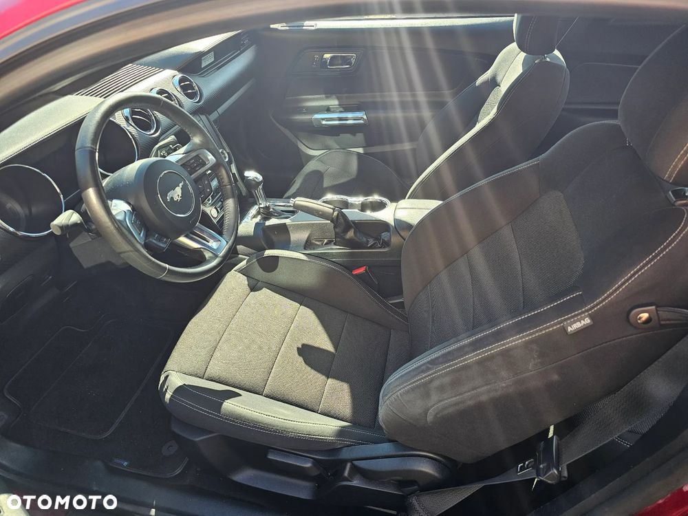Ford Mustang 3.7 V6 - 16