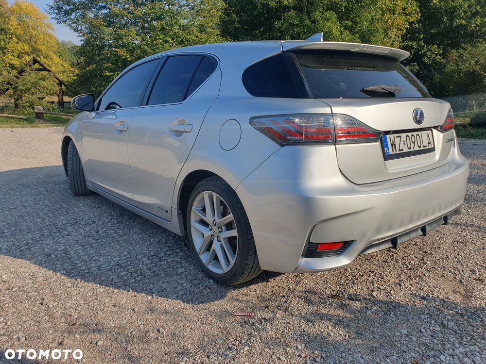 Lexus CT - 4