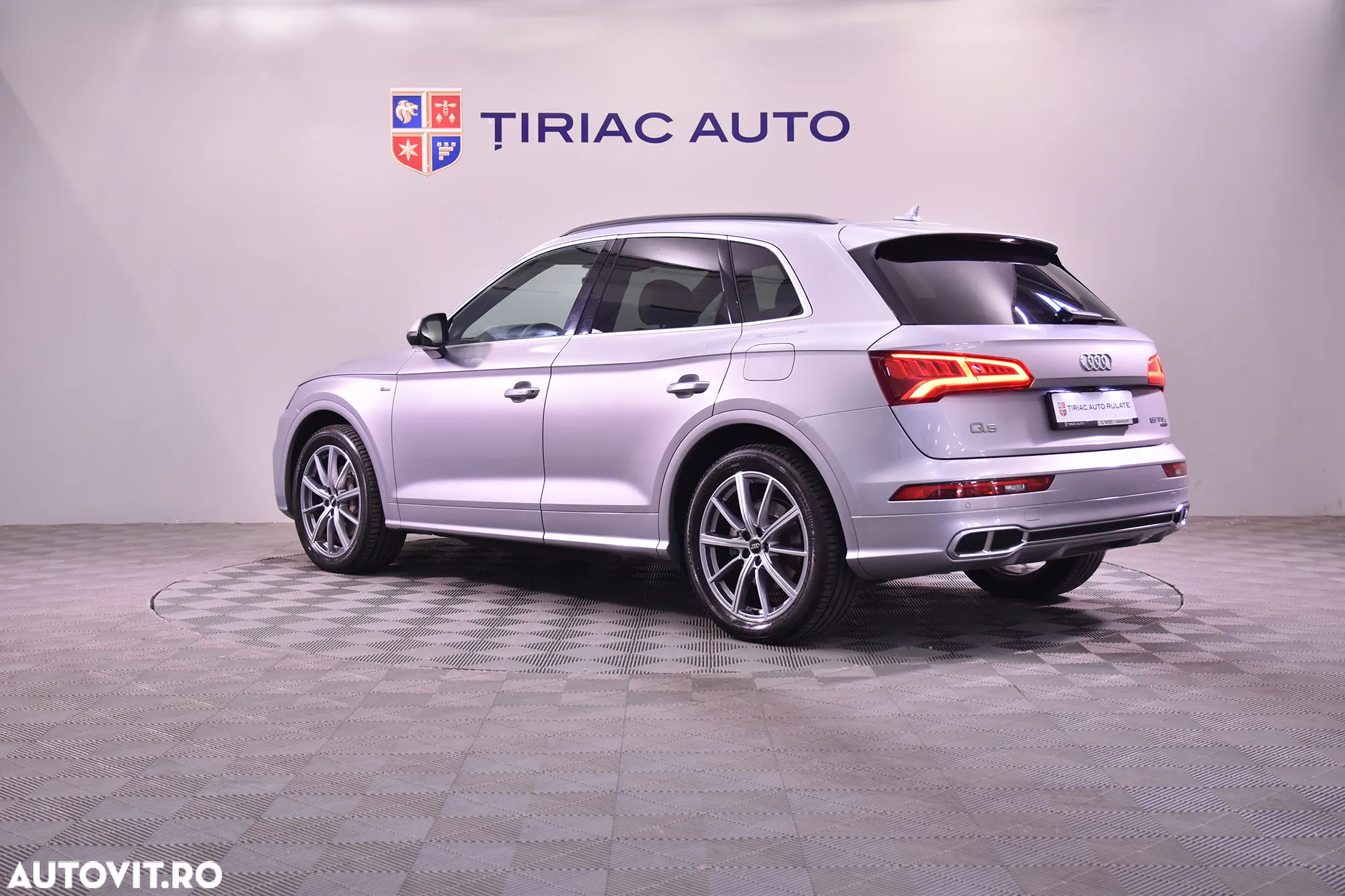 Audi Q5 55 TFSI e quattro S tronic - 3