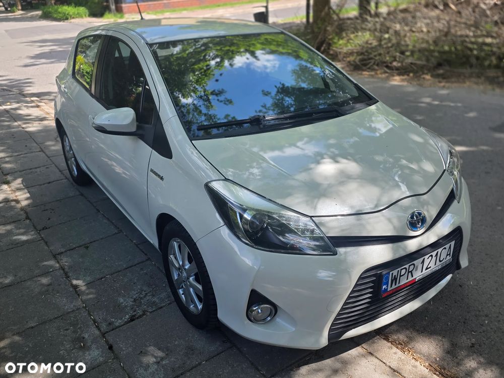 Toyota Yaris Hybrid 100 Premium EU6 - 2