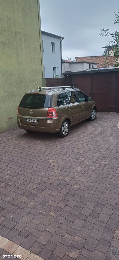 Opel Zafira 1.6 Enjoy - 18