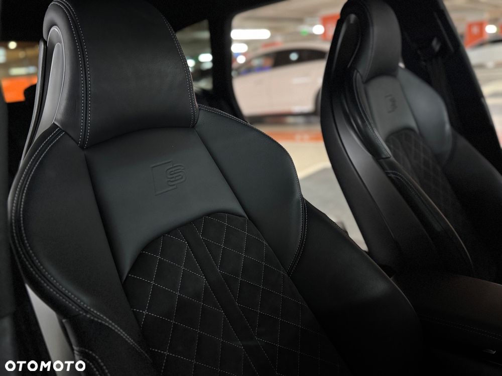 Audi A4 Avant 40 TDI quattro S tronic S line - 31