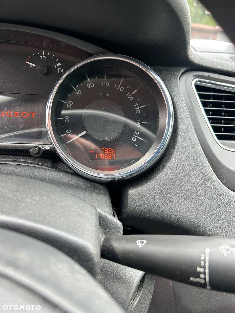 Peugeot 5008 1.6 THP Family 7os - 8