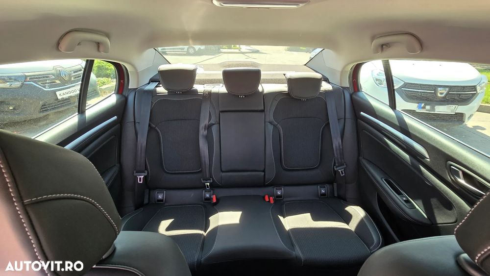 Renault Megane TCE 140 EDC Techno - 17