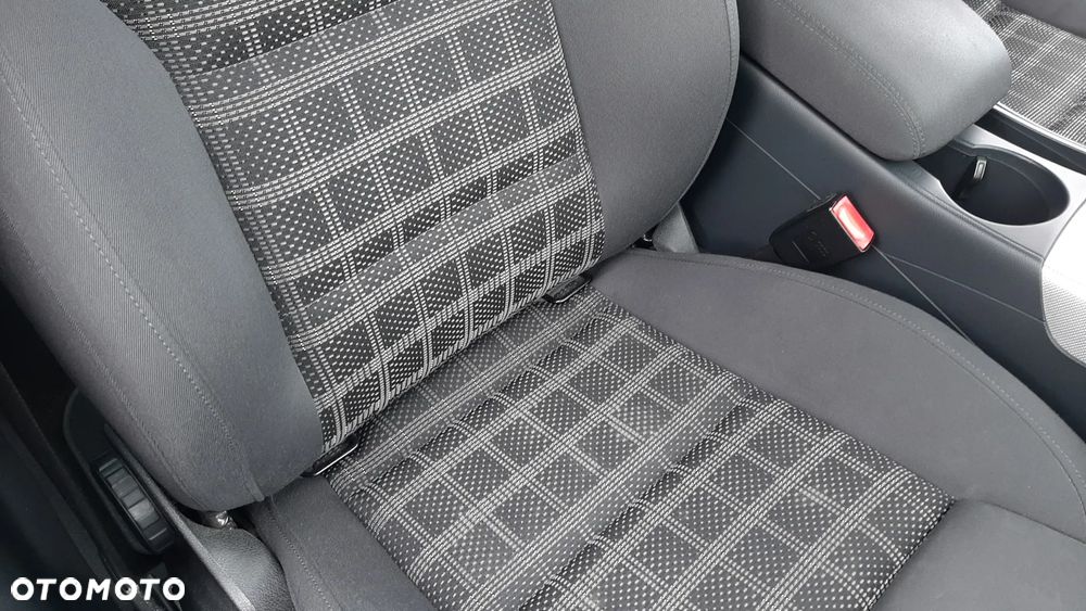 Audi A4 Limousine - 17