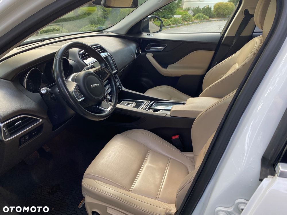Jaguar F-Pace 2.0 i4D RWD Prestige - 11