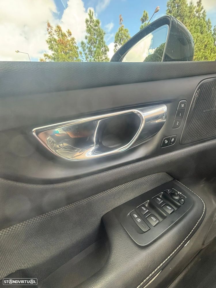 Volvo V60 2.0 T8 AWD TE R-Design - 17