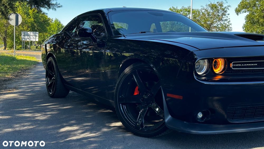 Dodge Challenger - 15