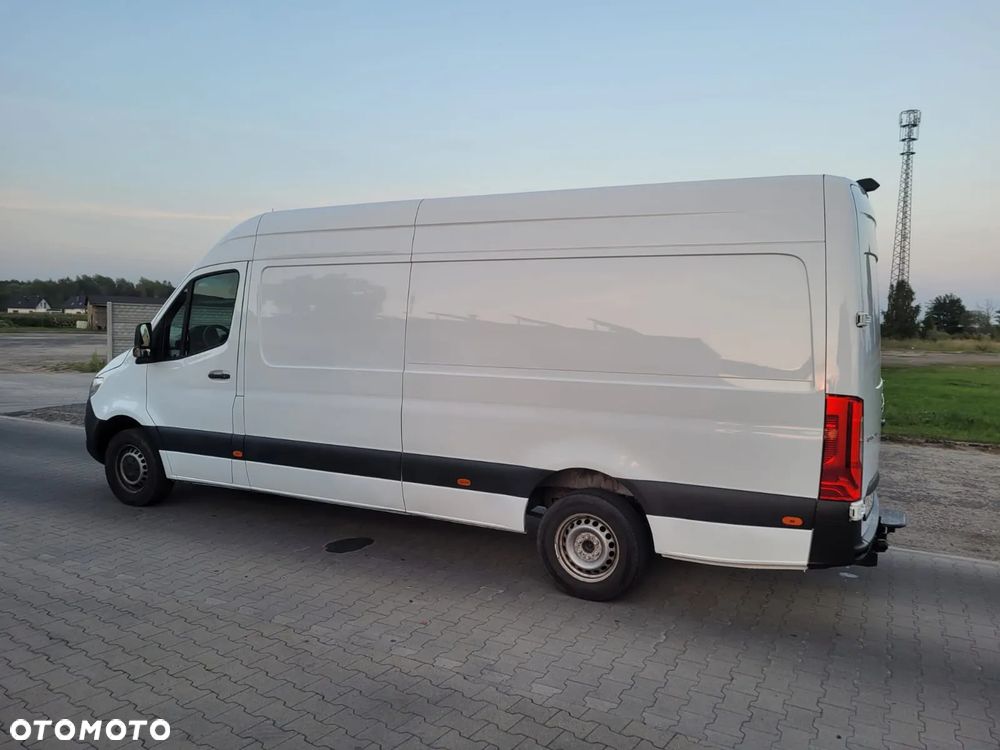 Mercedes-Benz Sprinter - 4