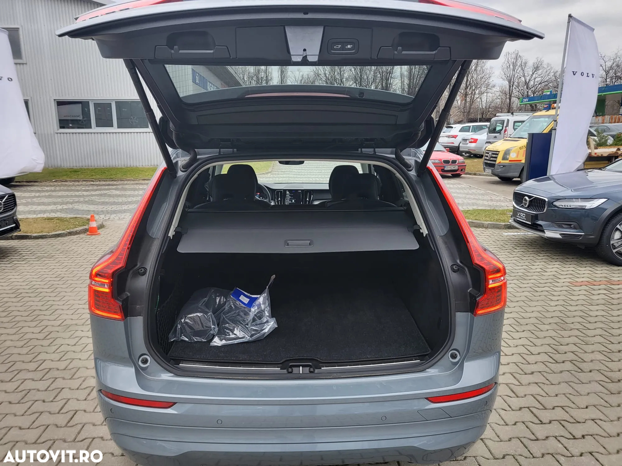 Volvo XC 60 B4 MHEV AT FWD Core - 31